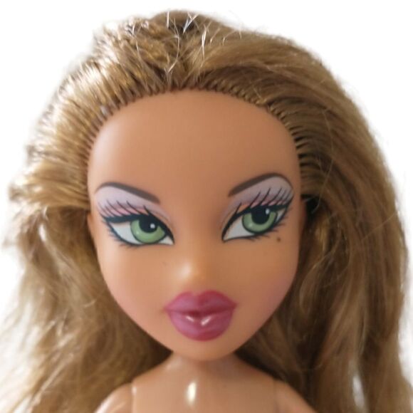 Bratz Slumber Party Yasmin No Clothes Or Feet Vintage 2003 Green Eyes Pink Lips. - Picture 2 of 16